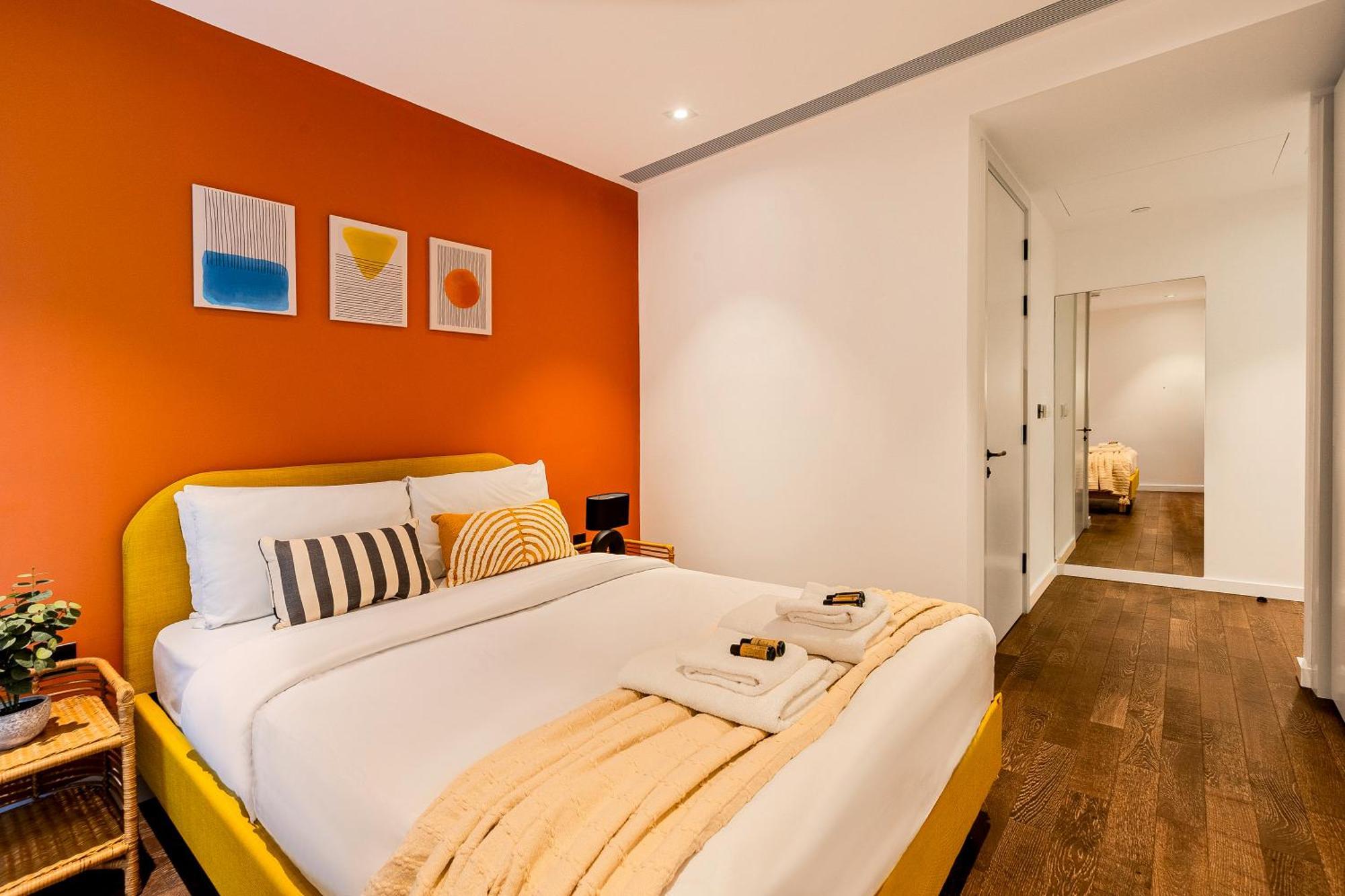 Radiant 2bdr With Balcony In Luxury Building * Londra