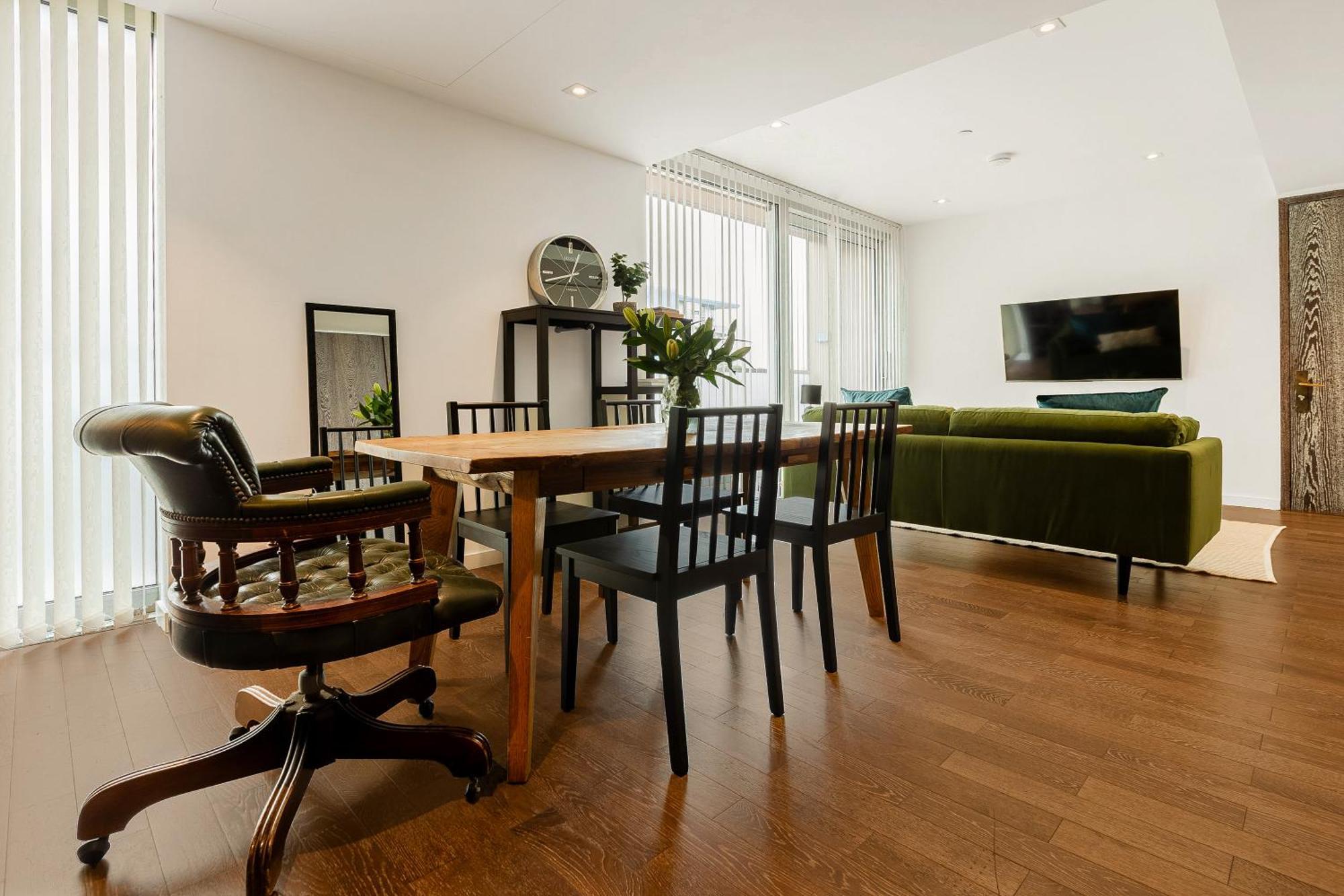 Radiant 2bdr With Balcony In Luxury Building Appartamento Londra